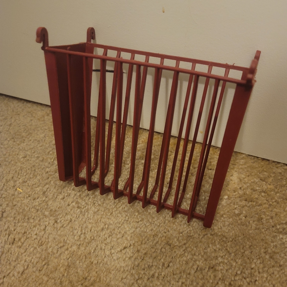 Small Pet Hay Feeder